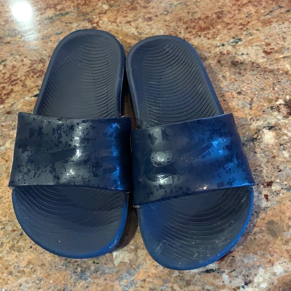Nike boys slides